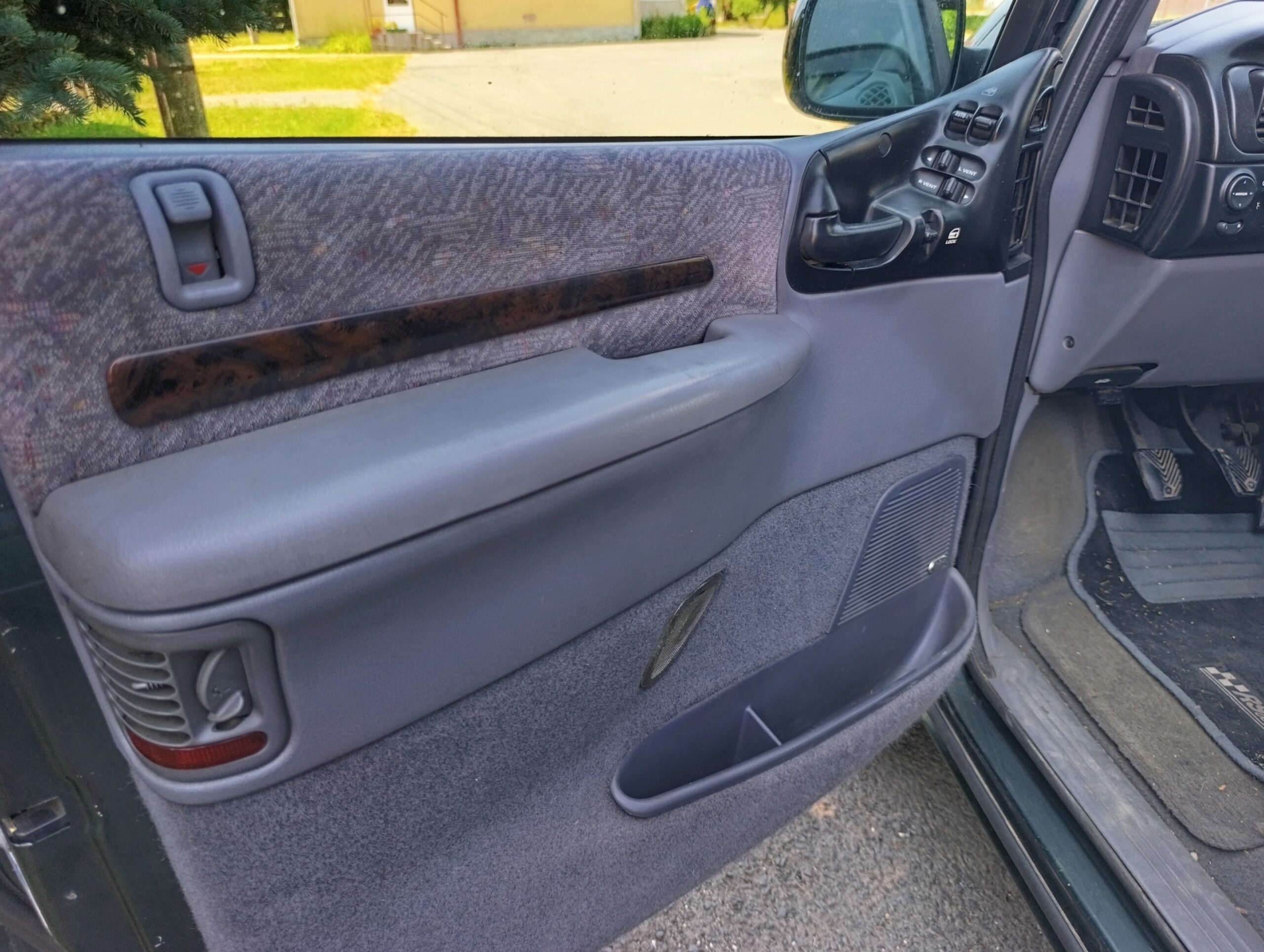 Chrysler Voyager 2.5TD 7 miestny
