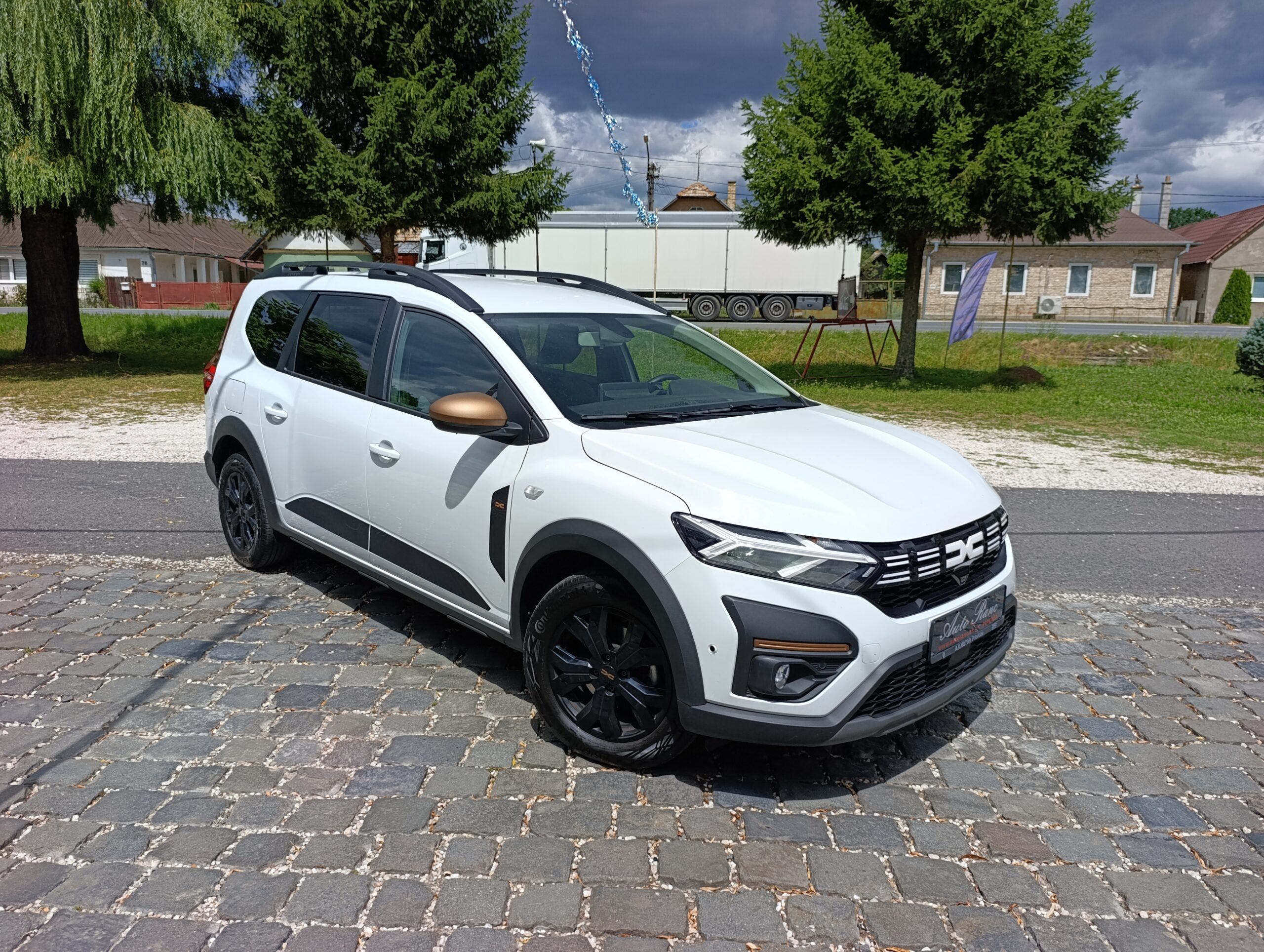 Dacia JOGGER 1,0 LPG/Benzin 2024, 33 827km, 7 miestna,