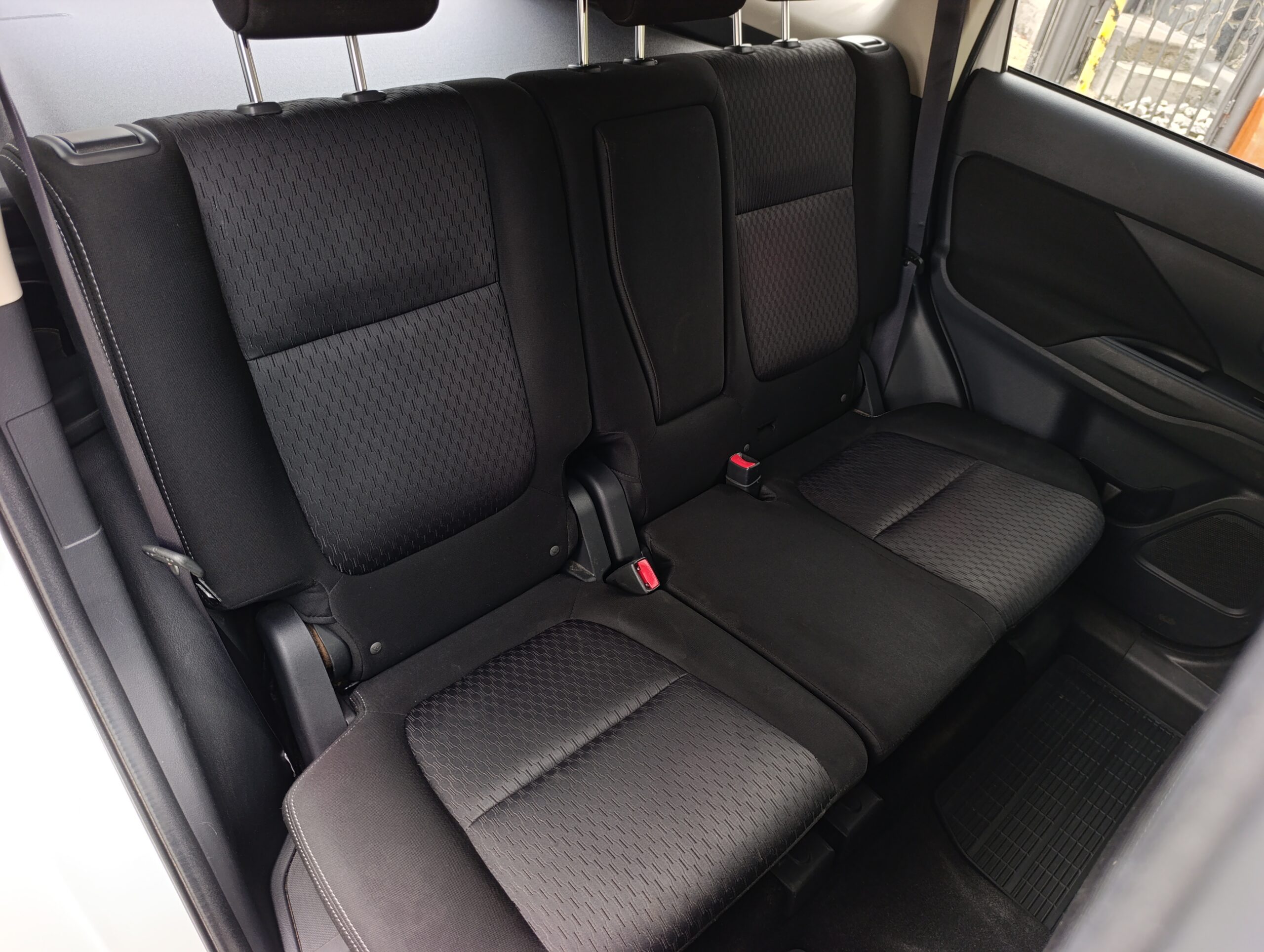 Mitsubishi Outlander 2.2 DI-D. Prvý majiteľ. Auto kúpené na Slovensku.