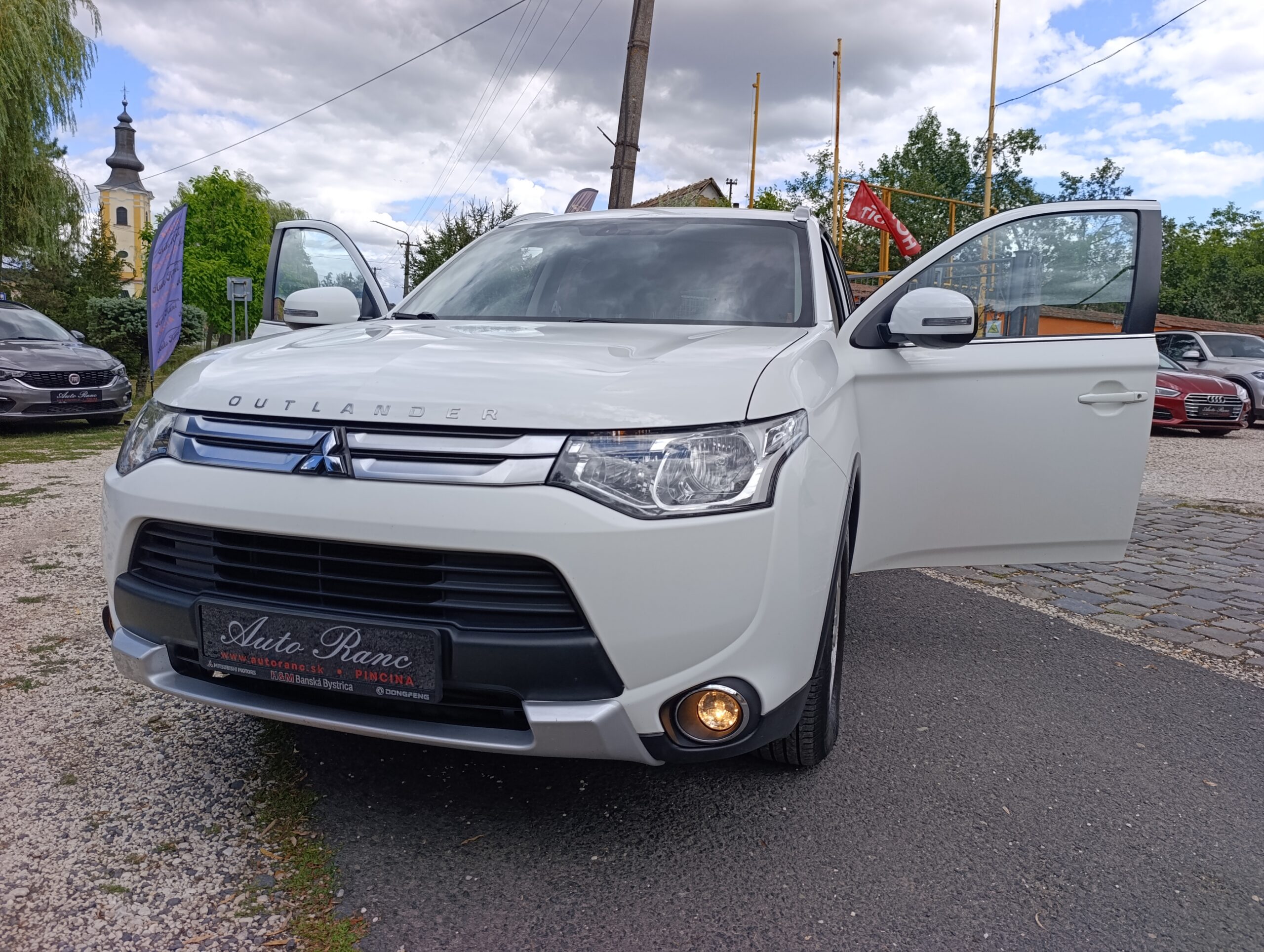 Mitsubishi Outlander 2.2 DI-D. Prvý majiteľ. Auto kúpené na Slovensku.