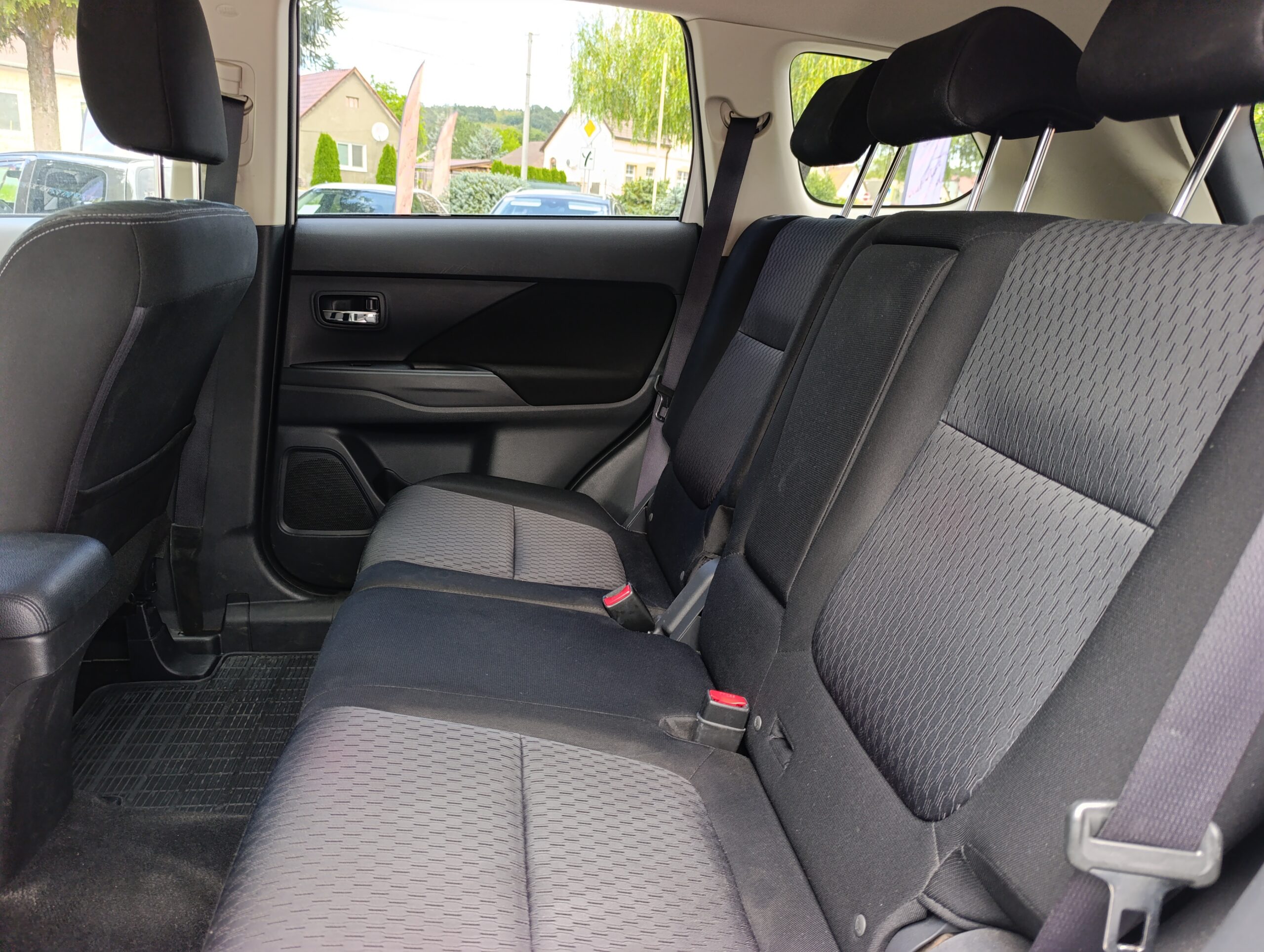 Mitsubishi Outlander 2.2 DI-D. Prvý majiteľ. Auto kúpené na Slovensku.
