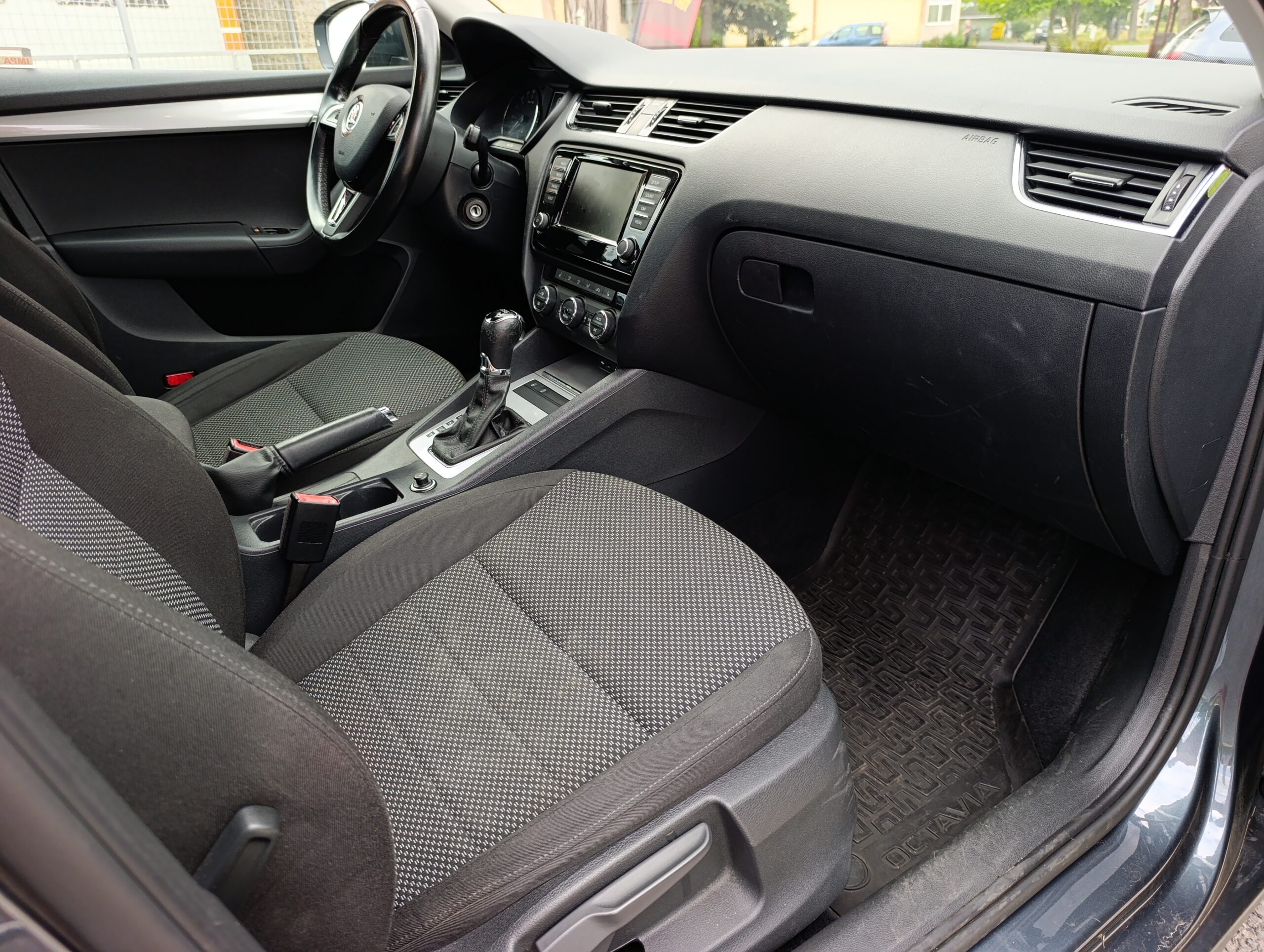 Škoda Octavia III AUTOMAT 1.6TDI  81kW/110PS, Servisná história