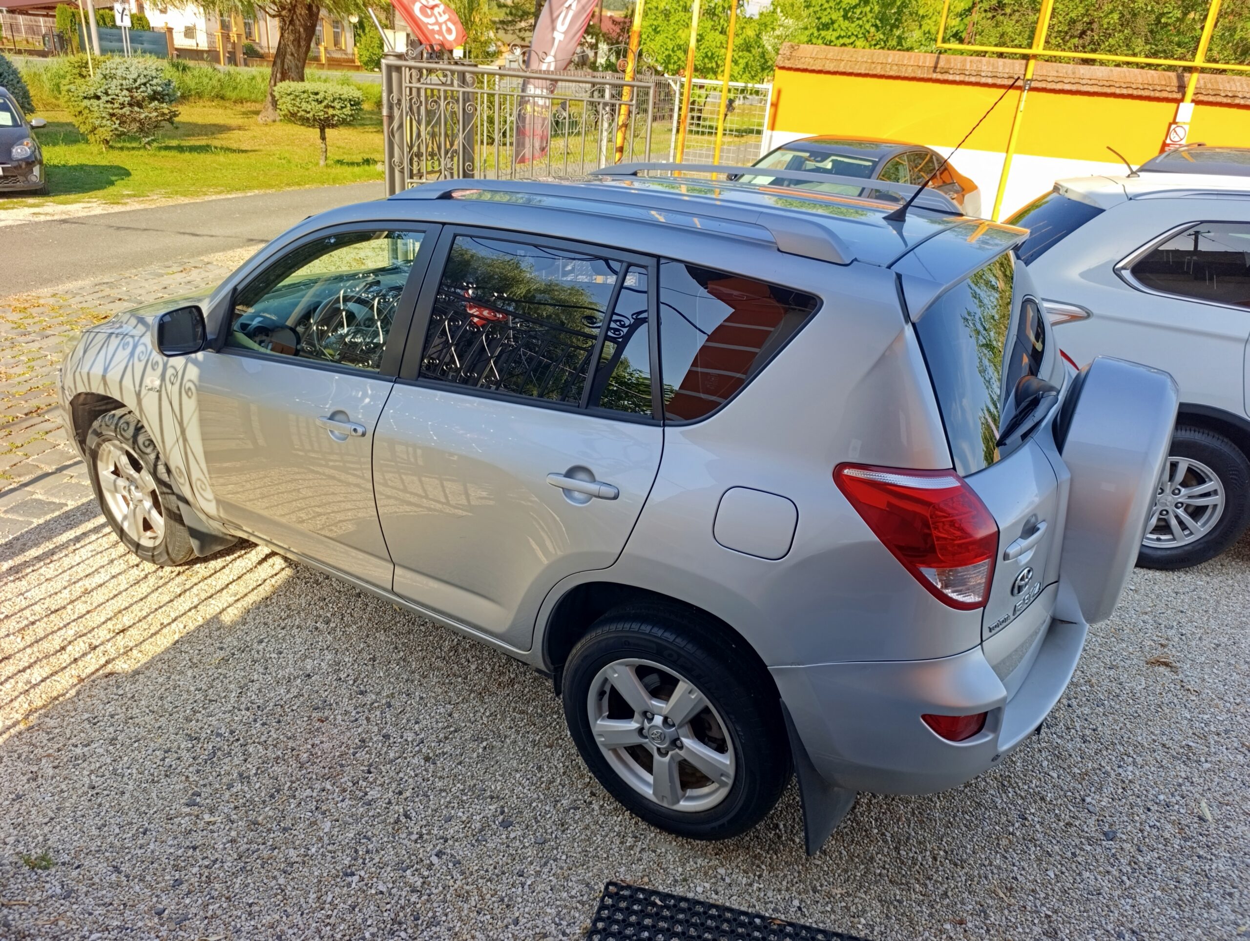 Toyota RAV4 2.2D 4WD 100kW/136PS, 4×4, M6