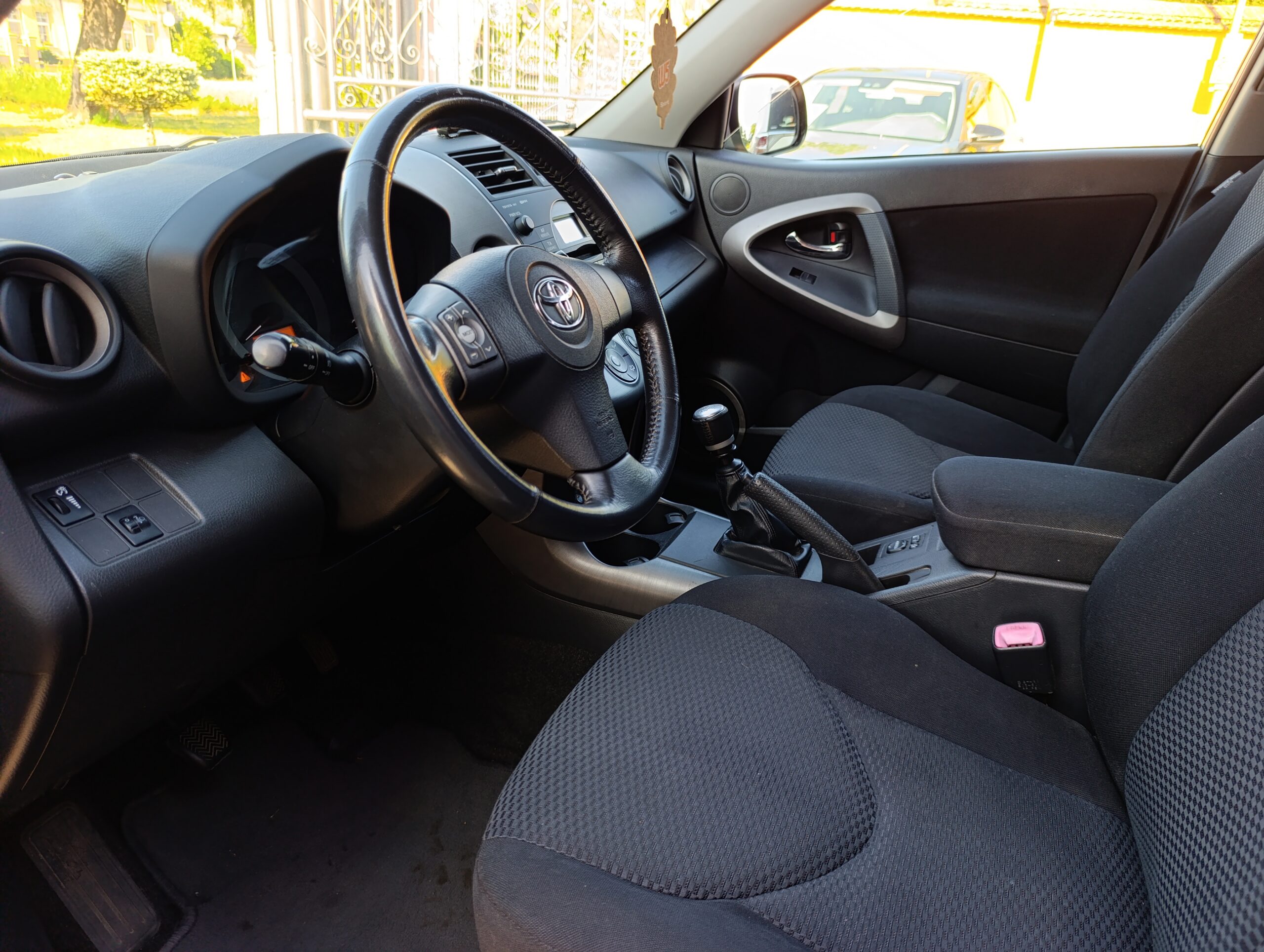 Toyota RAV4 2.2D 4WD 100kW/136PS, 4×4, M6
