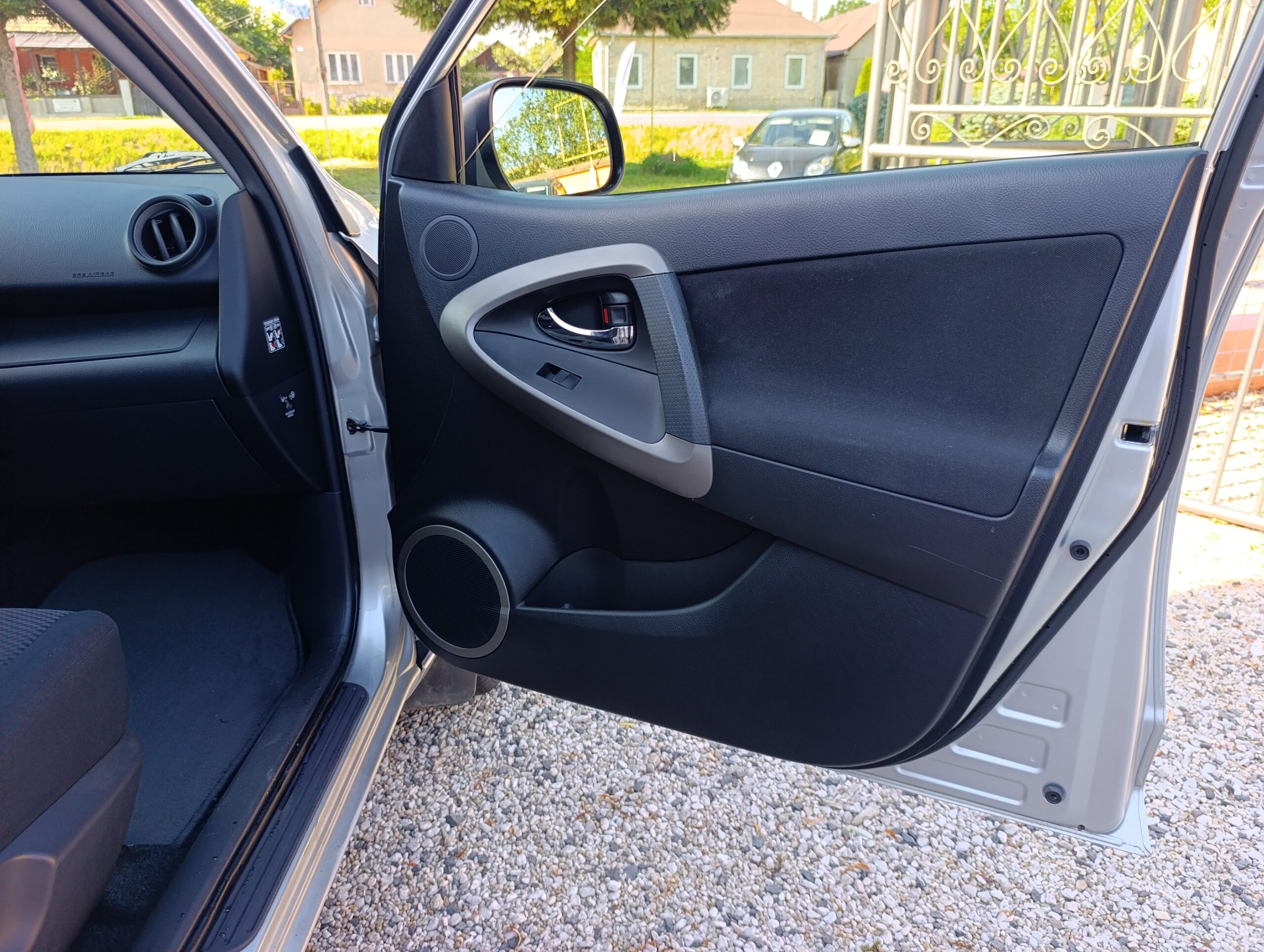 Toyota RAV4 2.2D 4WD 100kW/136PS, 4×4, M6