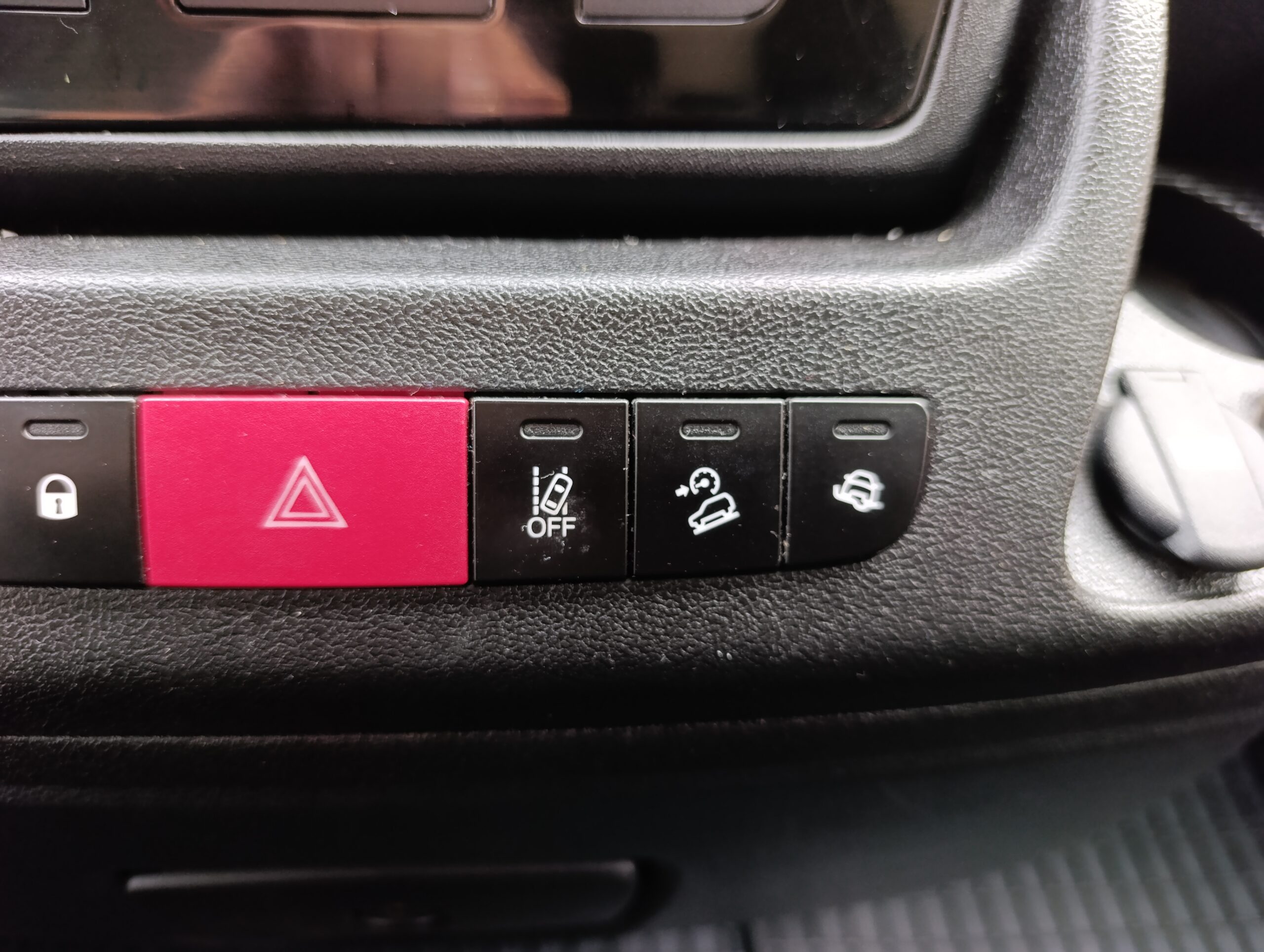 Peugeot Boxer 2.2HDI 2022, 70 821 km, výkon 120PS
