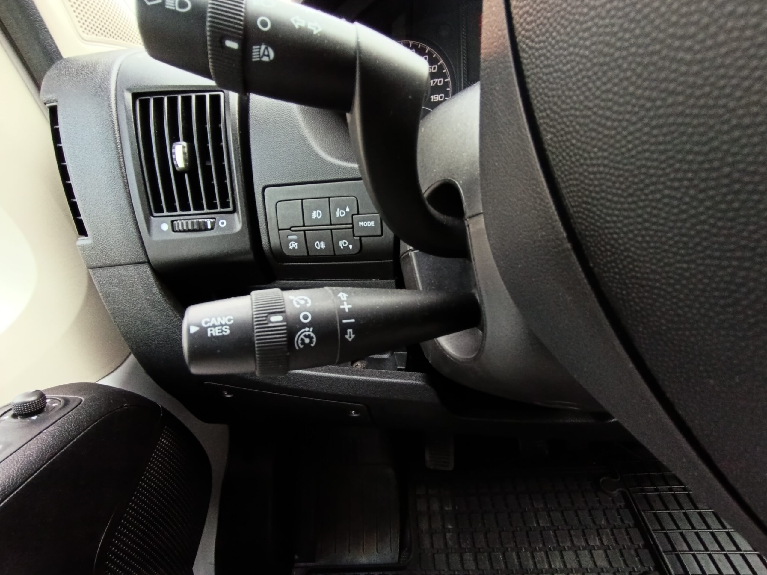 Peugeot Boxer 2.2HDI 2022, 70 821 km, výkon 120PS