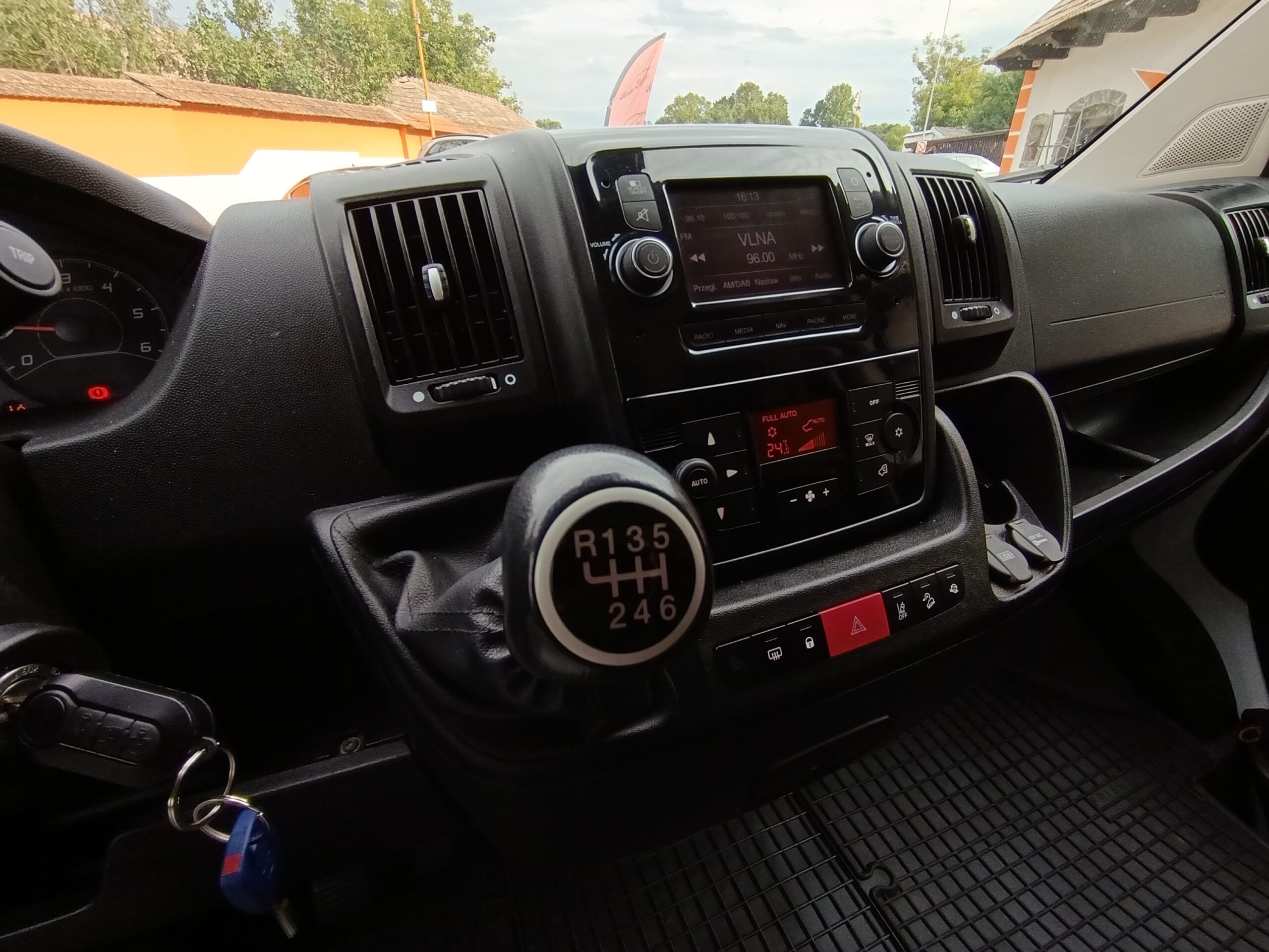 Peugeot Boxer 2.2HDI 2022, 70 821 km, výkon 120PS