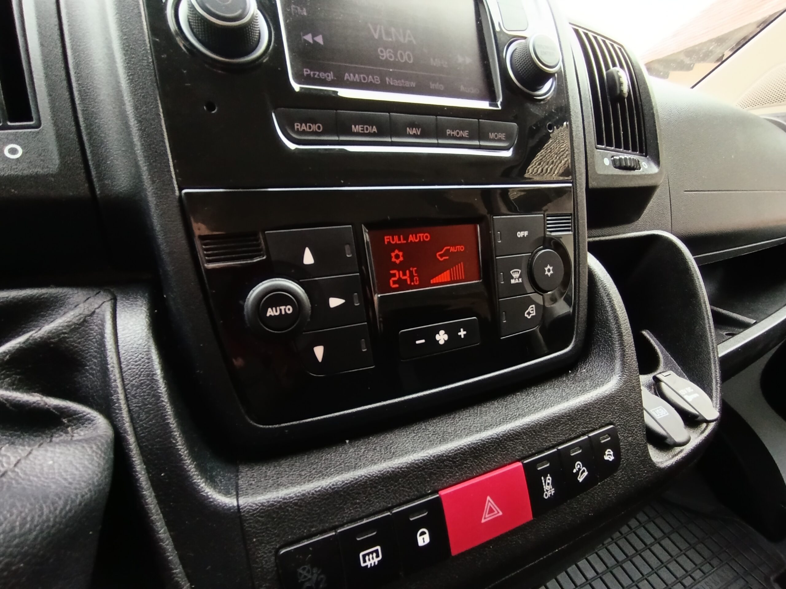 Peugeot Boxer 2.2HDI 2022, 70 821 km, výkon 120PS