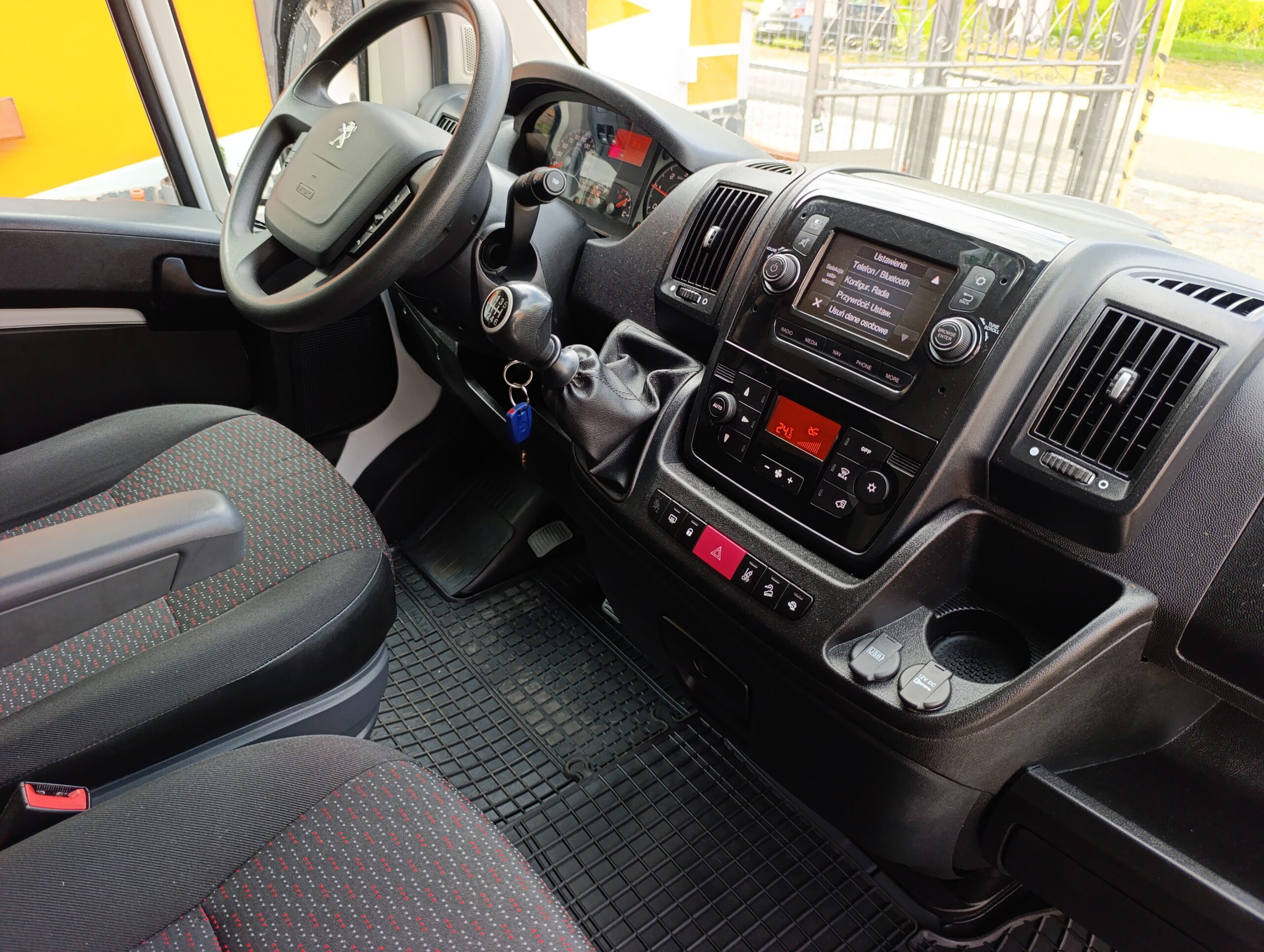 Peugeot Boxer 2.2HDI 2022, 70 821 km, výkon 120PS