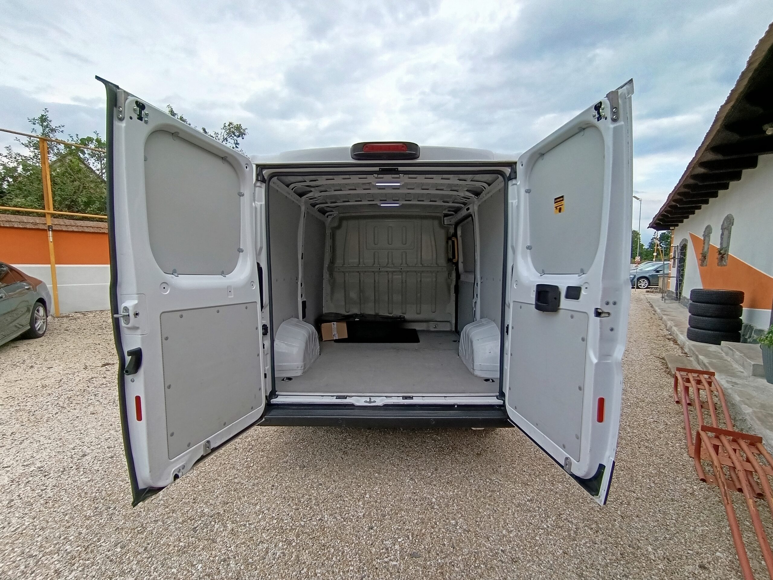 Peugeot Boxer 2.2HDI 2022, 70 821 km, výkon 120PS