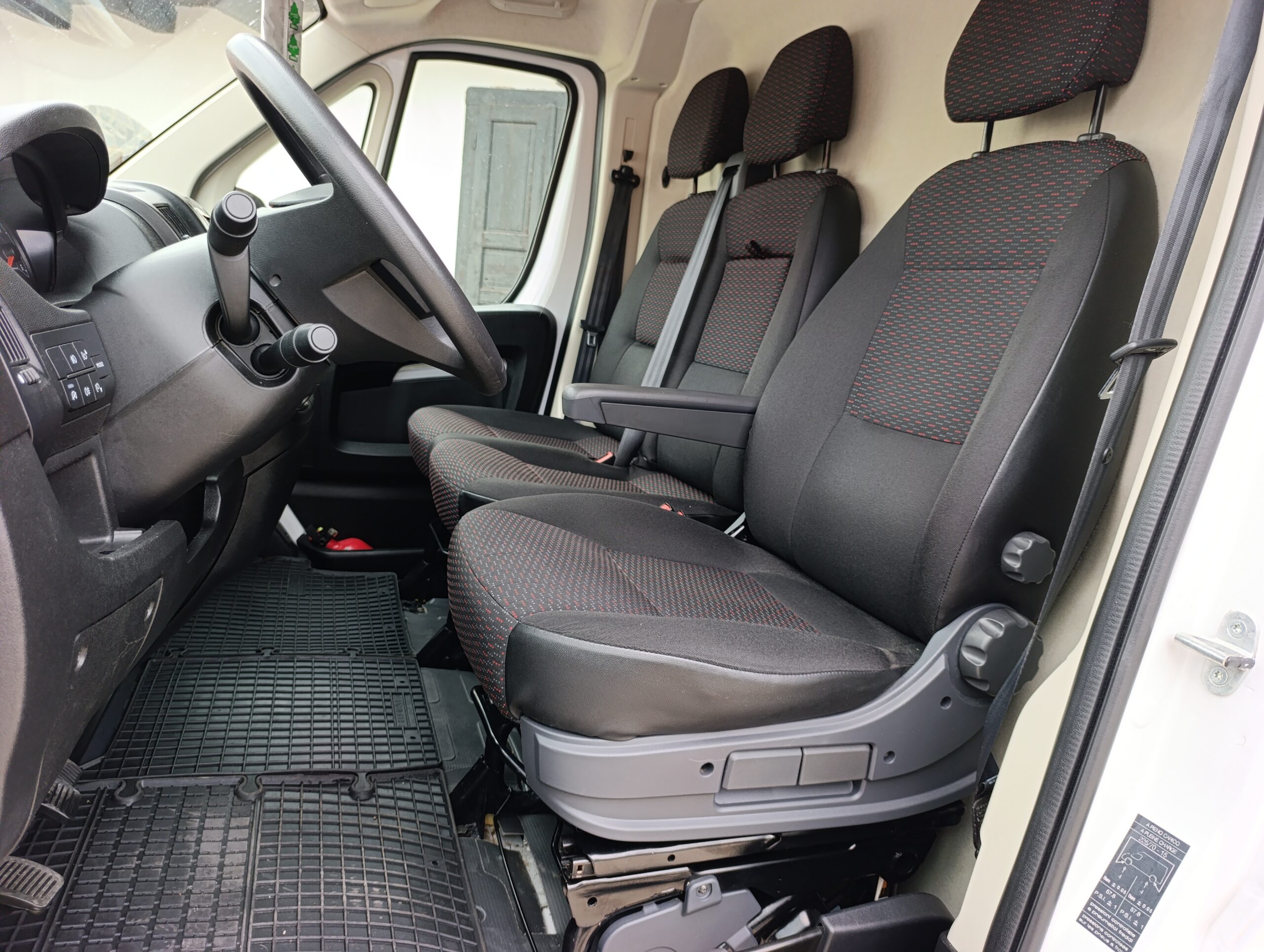 Peugeot Boxer 2.2HDI 2022, 70 821 km, výkon 120PS