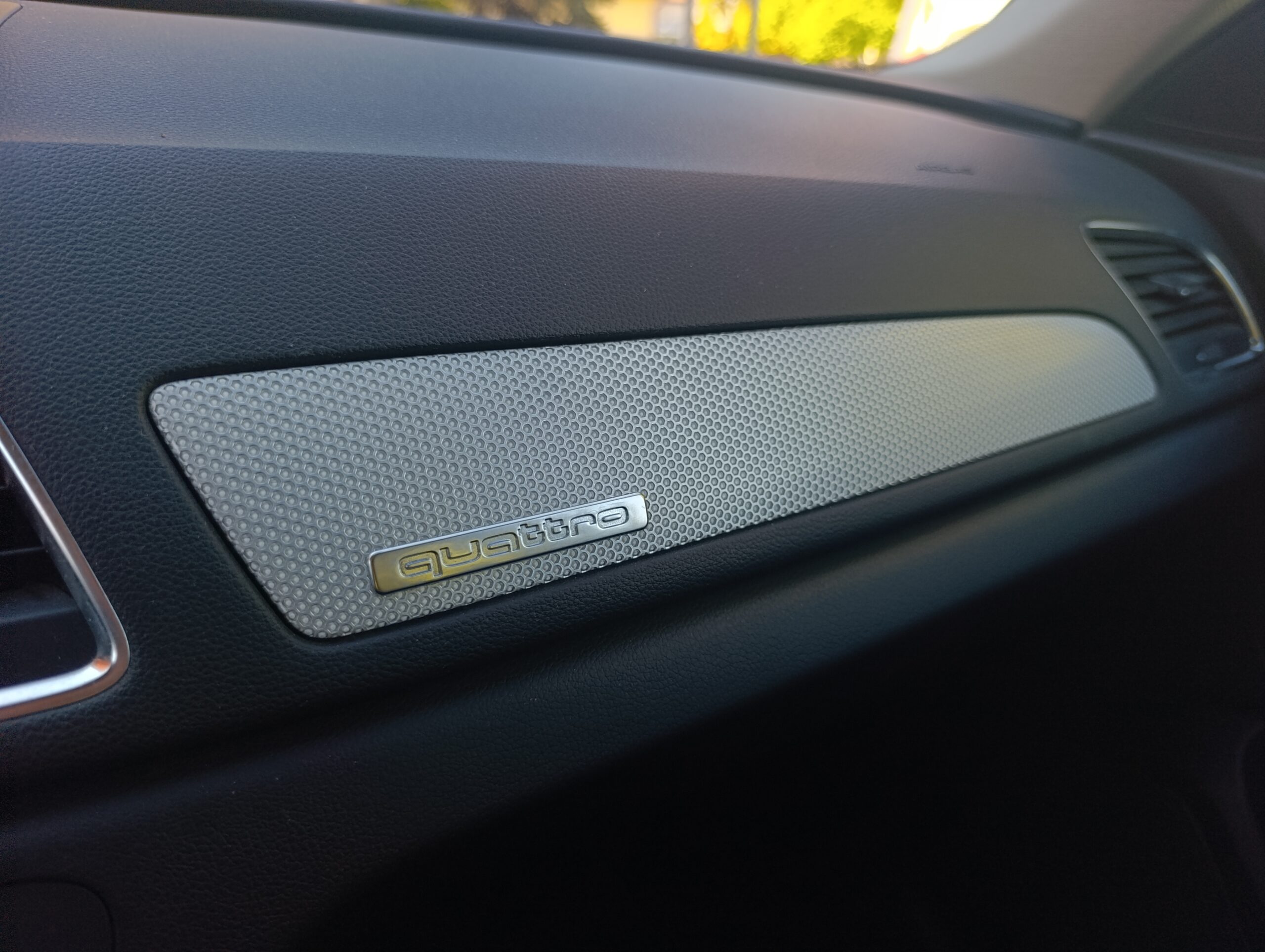 AUDI Q3 2.0TDI 130kW, AT 7, Servisná knižka, Kúpené na Slovensku