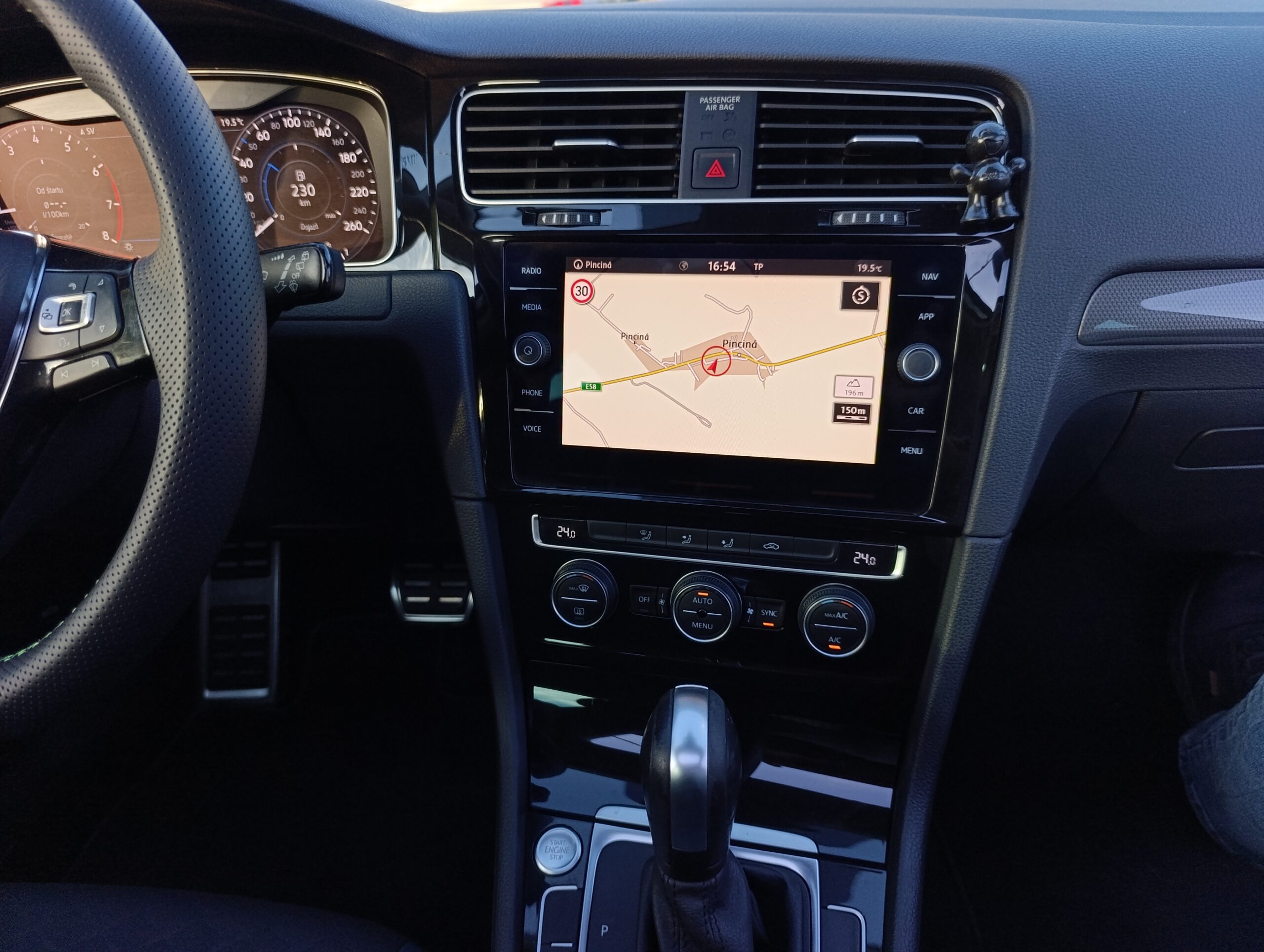Volkswagen Golf VII 1.5TSI Panoráma, Kamera, IQ Drive, LED, M2020, Automat